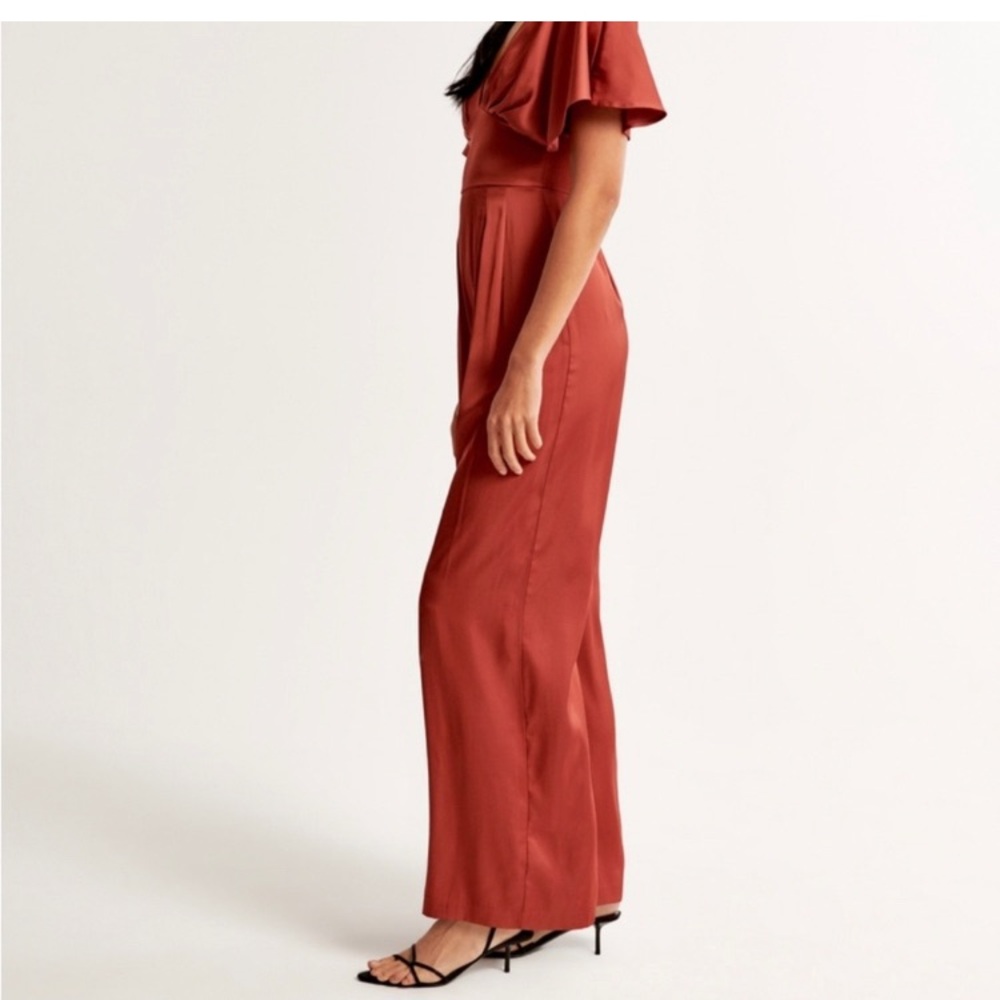 🍁Abercrombie & Fitch Angel Sleeve Satin
Jumpsuit NEW - Picture 5 of 7